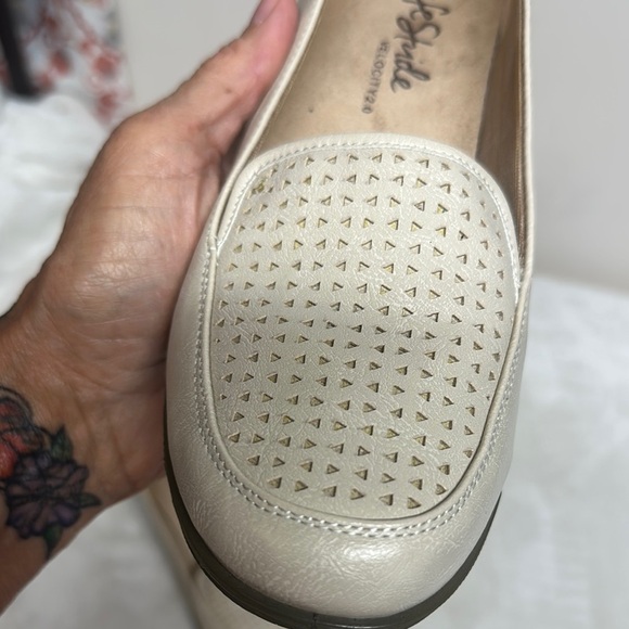 Life India Stride Almond Milk Perforated Flats with Arch Support - Picture 3 of 10